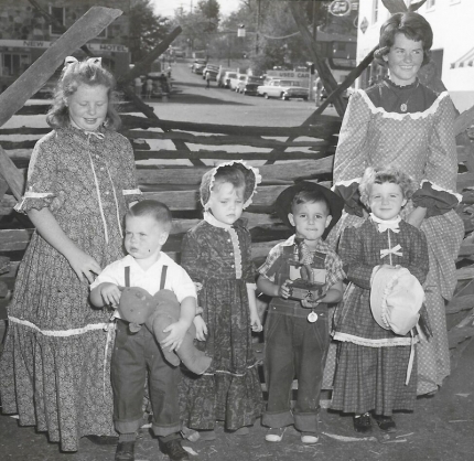 Hootin' an Hollerin' 1963 Costume Contest